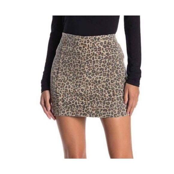 5/$25 Jolt Leopard Print Pencil Mini Skirt - Picture 1 of 4